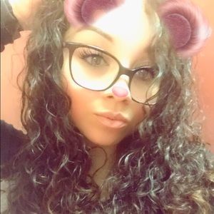 Meet your Posher, Zenaysa